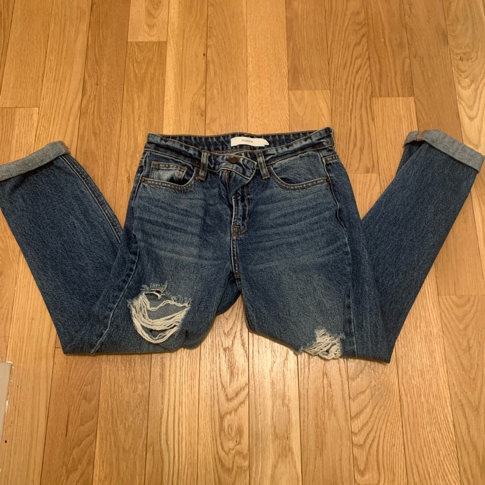 Hidden jeans. Straight leg with rips on both legs. Size 25. Perfect condition!